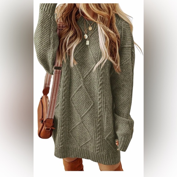 Sweaters - 🆕Cozy Cable Knit Sweater